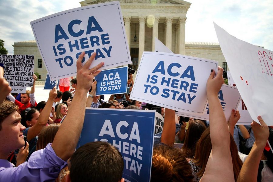 Demonstrators gater in support of the Affordable Care Act (2015)